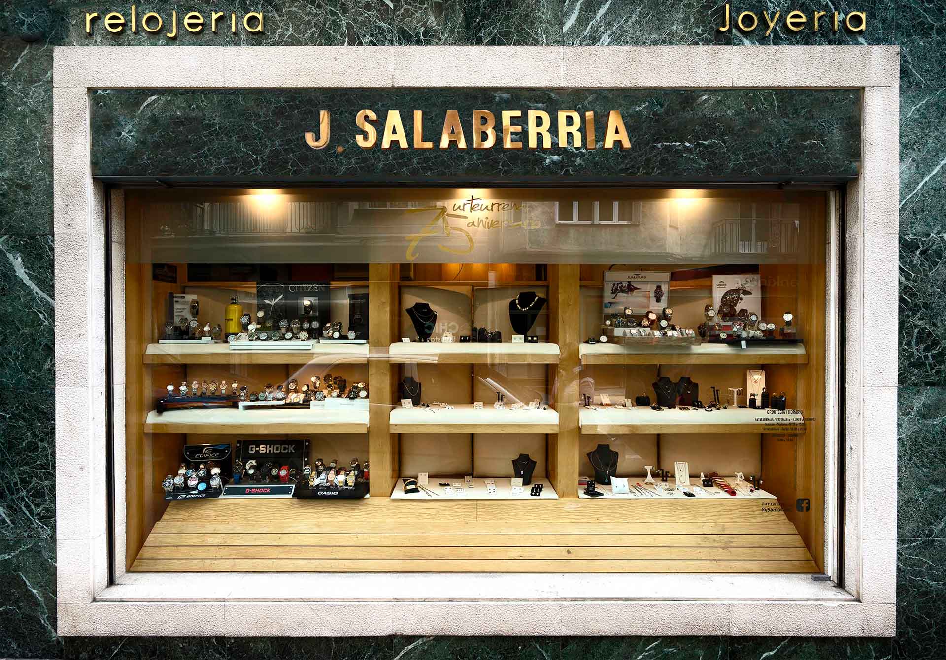 Joyería Relojería Salaberria de Eibar, desde 1943 dando el mejor servicio en joyas y relojes